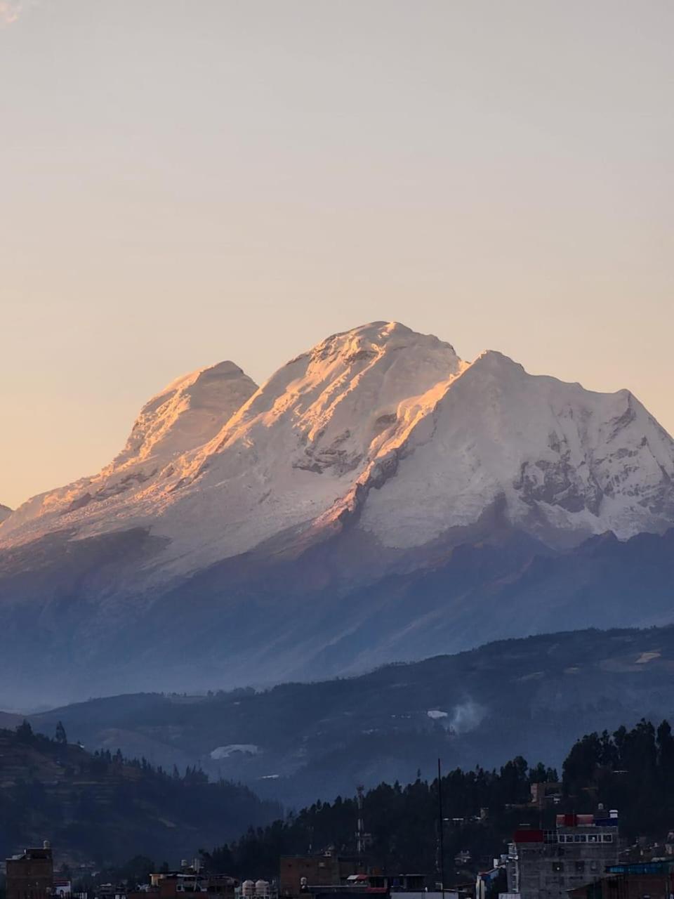 Lhotse Hostel B&B Huaraz  Luaran gambar
