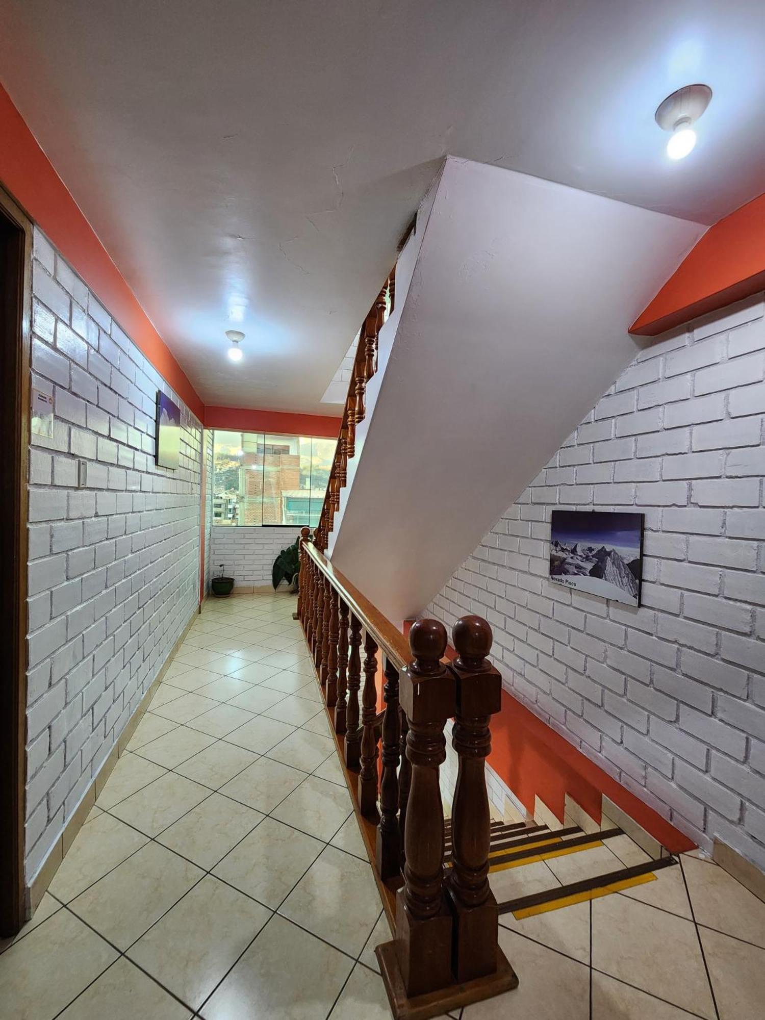 Lhotse Hostel B&B Huaraz  Luaran gambar